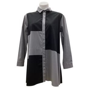 Comfy USA Women’s Top/ Tunic Size S Buttons Long Sleeves Gray And Black